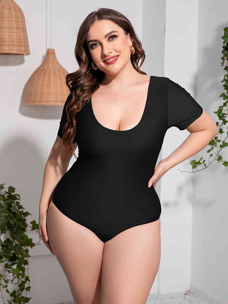 Plus Size Scoop Neck Short Sleeve One Piece Swimsuit