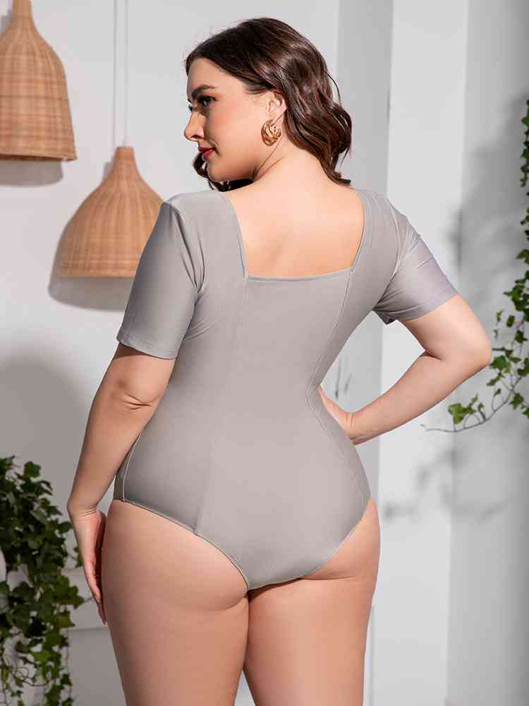 Plus Size Scoop Neck Short Sleeve One Piece Swimsuit