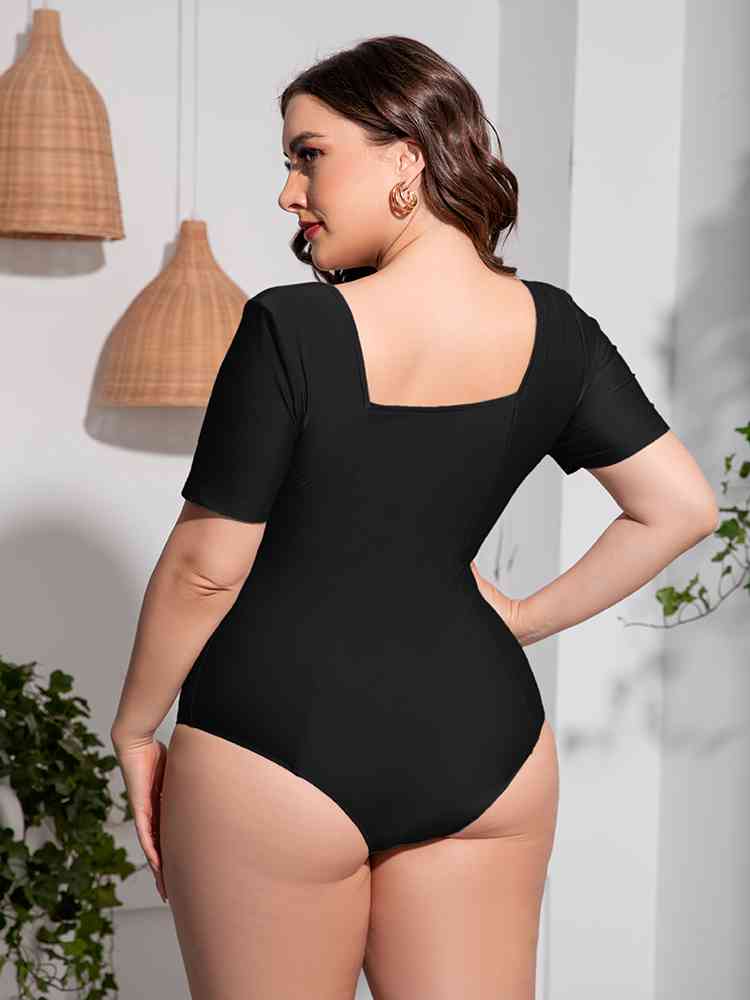 Plus Size Scoop Neck Short Sleeve One Piece Swimsuit