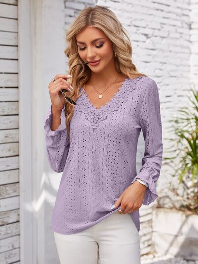 Applique_V-Neck_Flounce_Sleeve_T-Shirt
